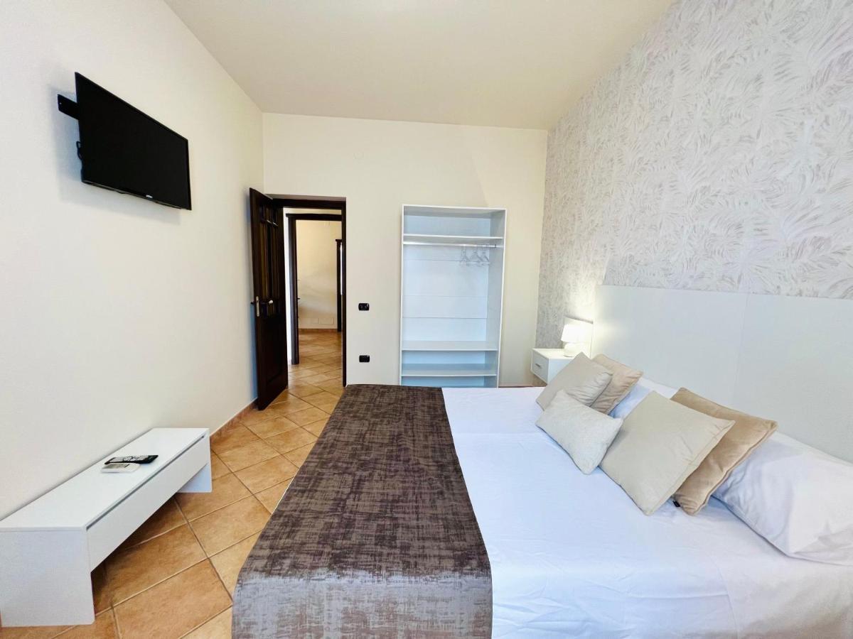 Casa Aieddu Hotel แตร์ราซีนี ภายนอก รูปภาพ