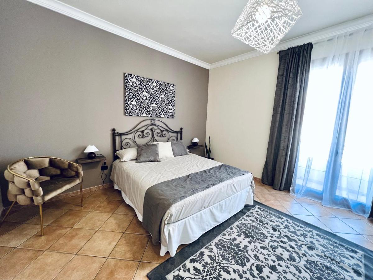 Casa Aieddu Hotel แตร์ราซีนี ภายนอก รูปภาพ